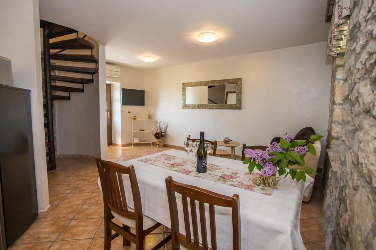 Apartment Nini Poreč Exteriör bild