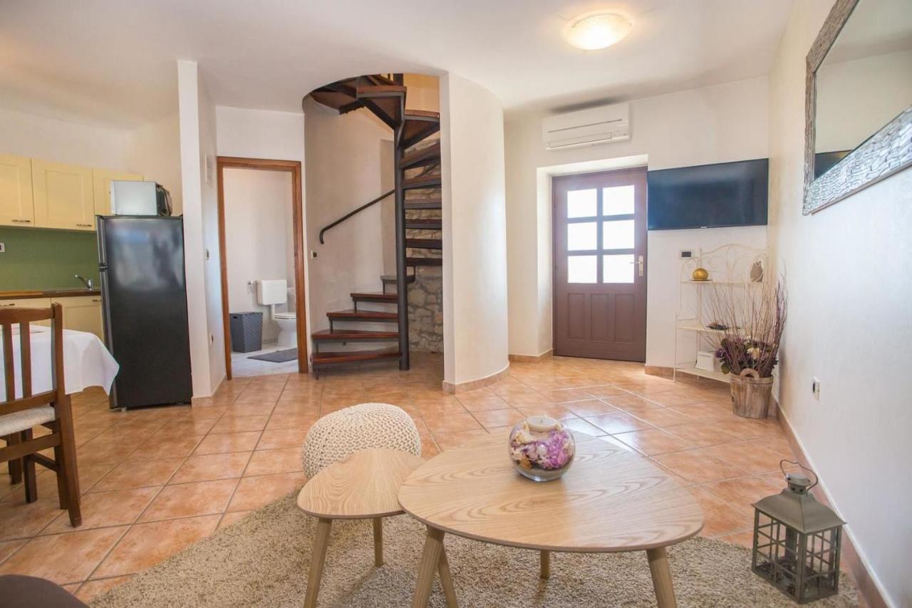 Apartment Nini Poreč Exteriör bild
