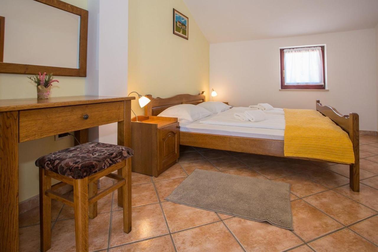 Apartment Nini Poreč Exteriör bild